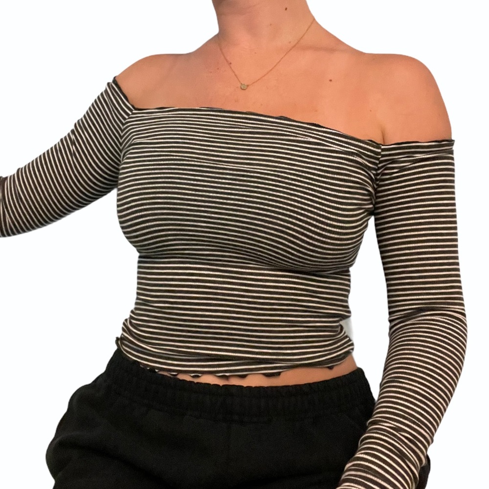 hollister off the shoulder top